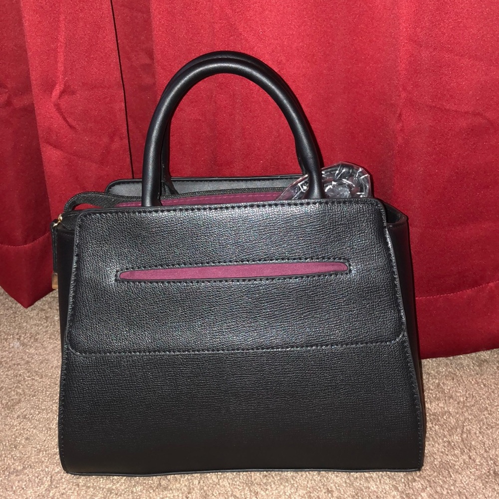 👜ADRIENNE VITTADINI👜TRAPUNTO LATCH SATCHEL👜 - Picture 4 of 8